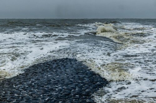 Baltrum Sehenswürdigkeiten: malerische Küstenlandschaft und historische Architektur auf der Insel Baltrum.