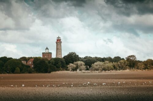 Rügen Sehenswürdigkeiten: malerische Landschaft und Küstenlinie der Insel Rügen.